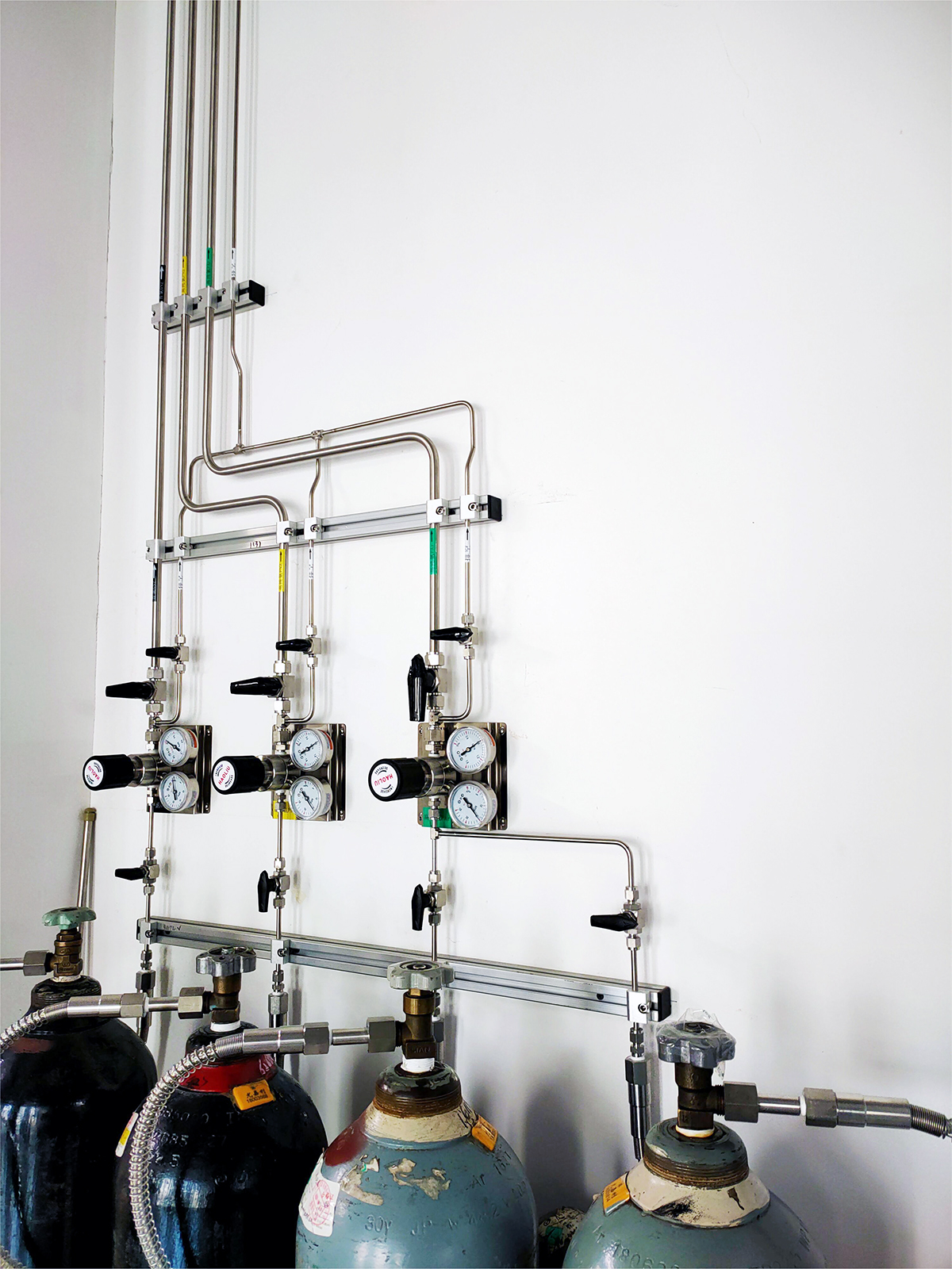 1773976963941772.jpg 2实验室气路安装8.jpg