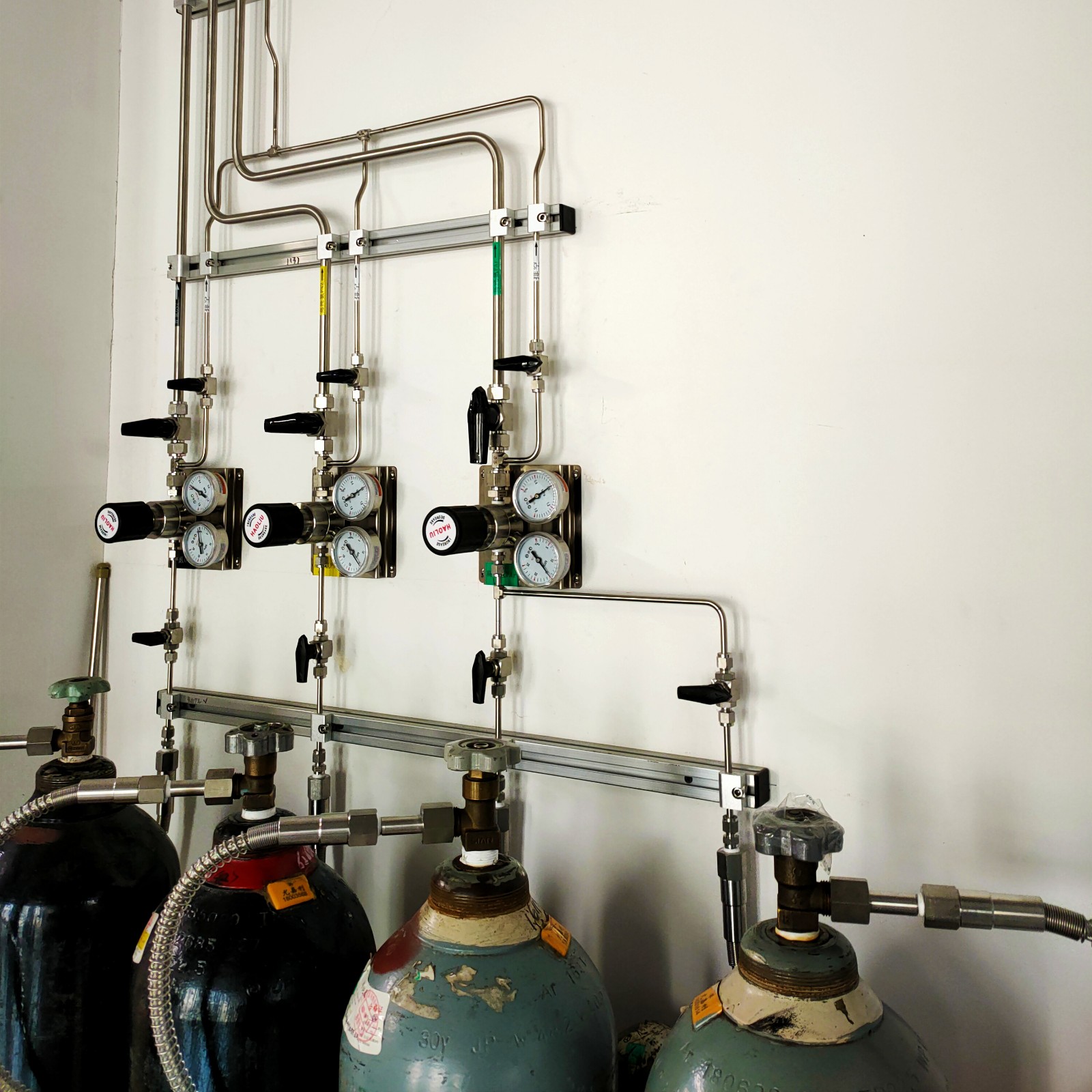 工业氧气与医用氧气的本质差异：从成分到应用的全面解析